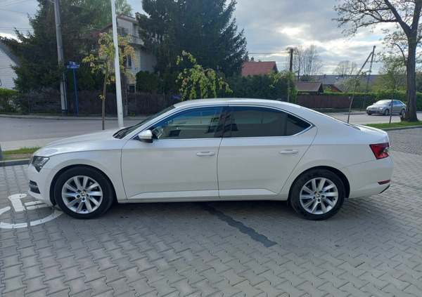 Skoda Superb cena 85900 przebieg: 178000, rok produkcji 2020 z Warszawa małe 781